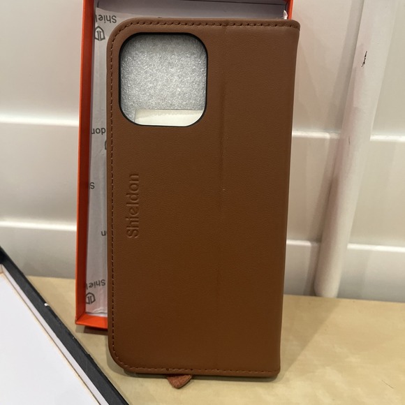 Shieldon Leather Folio iPhone 16 Pro Max - Brown - Brand New - Picture 2 of 4